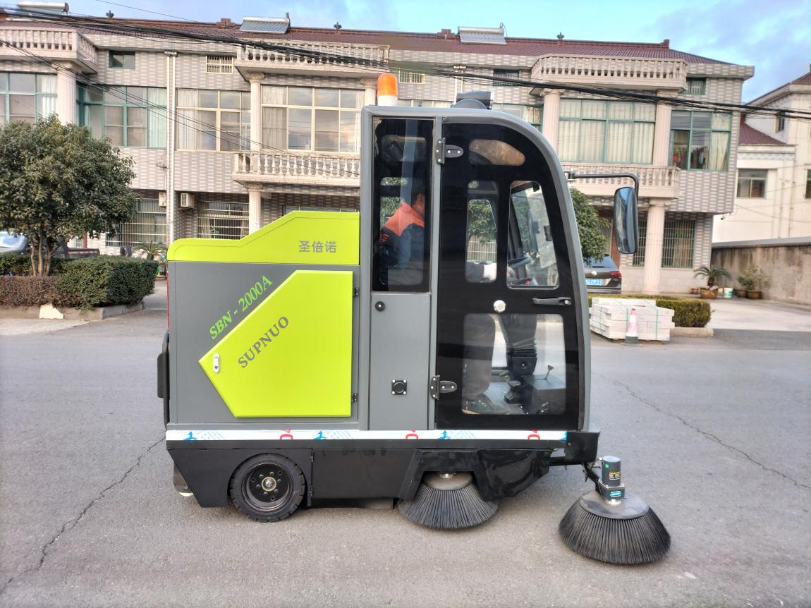 杭州龙马清扫车