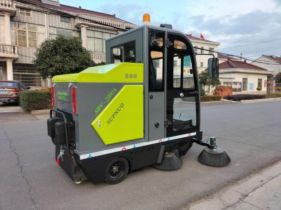 杭州龙建清扫车_0